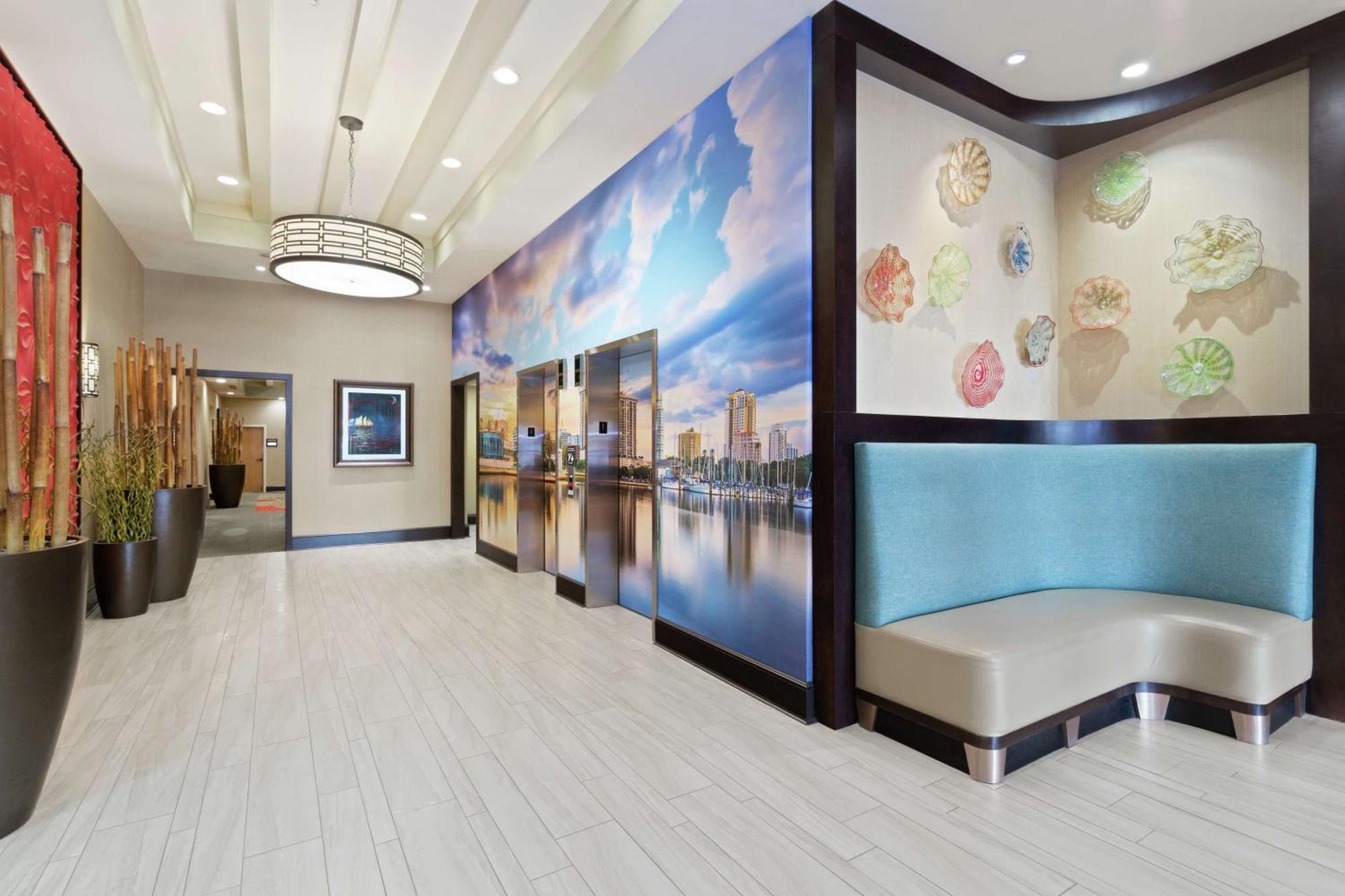 Hampton Inn & Suites St. Petersburg/Downtown Eksteriør bilde