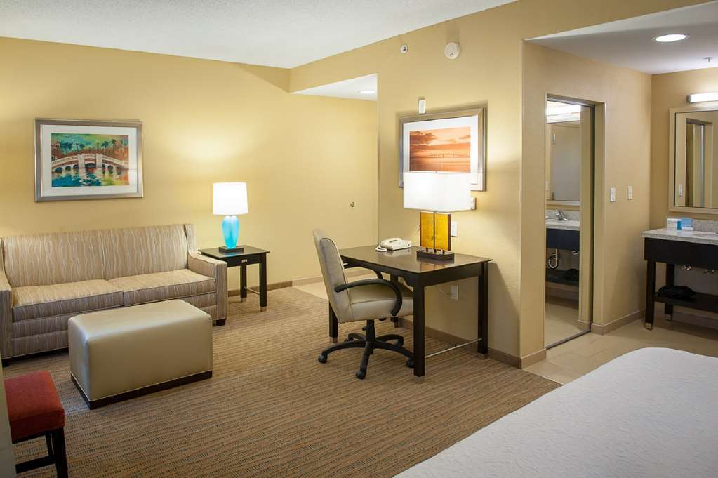 Hampton Inn & Suites St. Petersburg/Downtown Rom bilde